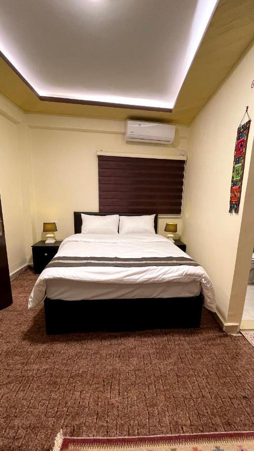 Ad Deir Guesthouse Wadi Musa Bagian luar foto