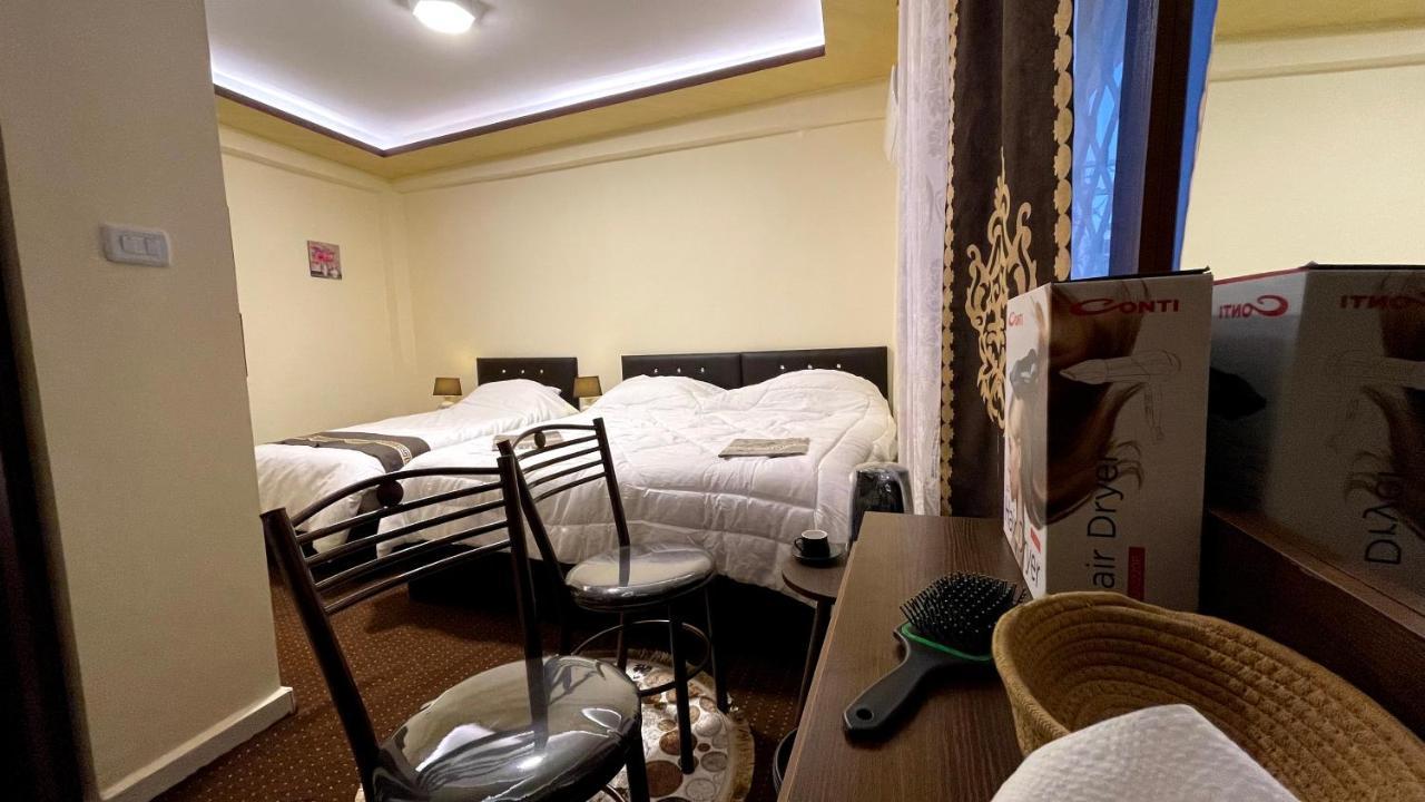 Ad Deir Guesthouse Wadi Musa Bagian luar foto