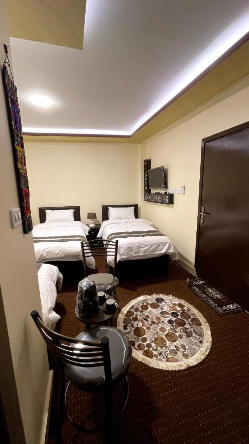 Ad Deir Guesthouse Wadi Musa Bagian luar foto